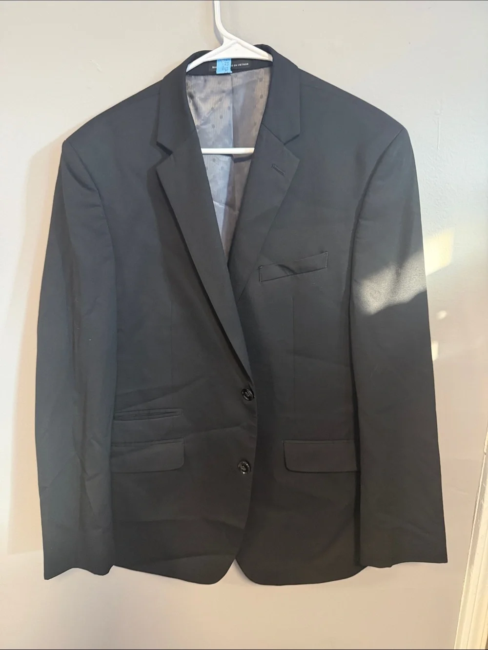 11 Men’s Blazers/Sport Coats.  Hugo Boss Calvin Klein. Tommy Hilfiger. 42-44R